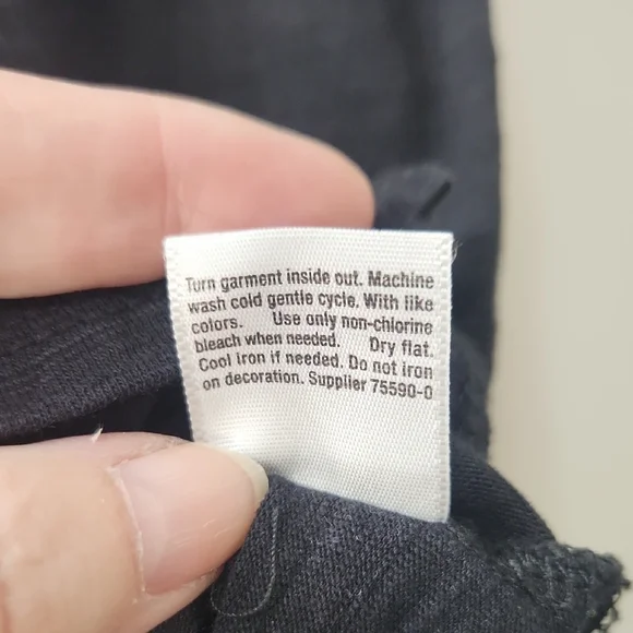 a.n.a Black Short Sleeve Tee with Studded Shoulder Accents Large - Picture 4 of 6